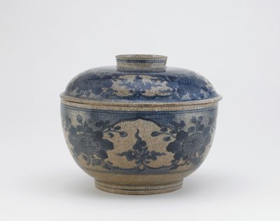 Serving bowl with cover, Edo period, late 17th century by Japanese School