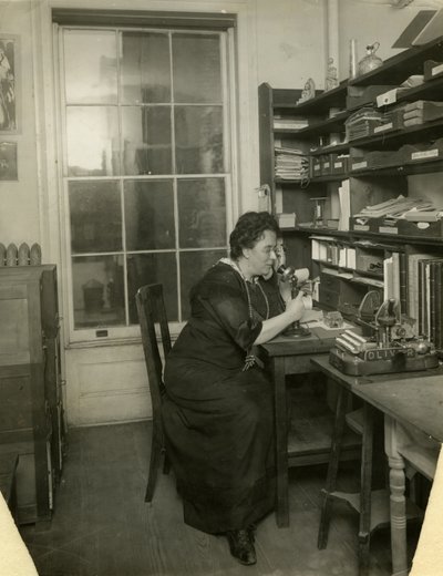 Beals in her studio, c.1912-18 by Jessie Tarbox Beals