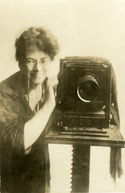 Beals self-portrait by Jessie Tarbox Beals
