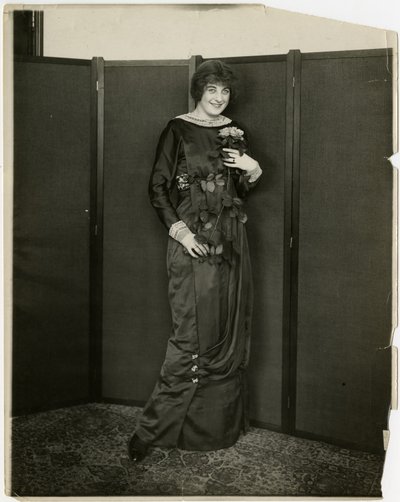 Dress, draped, Gimbels, c.1905-18 by Jessie Tarbox Beals