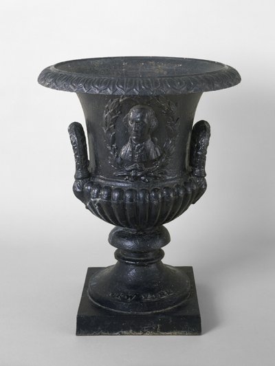 Washington Vase by Jordan L. Mott