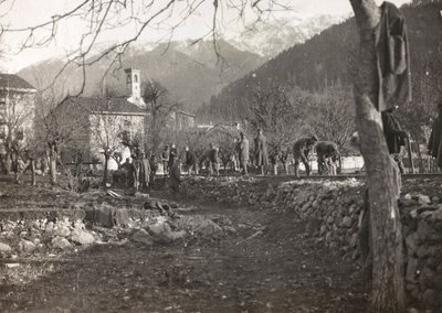 Album: My World War Memories of the South-Western Front in Carinthia, Italy, Trentino-Alto Adige 31/03/1915-12/11/1918: Soldiers at Work (b/w photo) by Josef Zohles