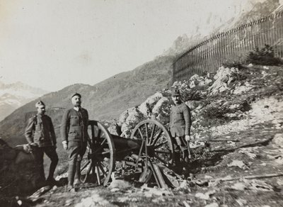 Album "Meine weltkriegs - Erinnerungen South-West Front (Carinthia, Italy, South Tyrol) 31/03/1915-12/11/1918 - Josef Zohles Wien": soldiers with cannon by Josef Zohles