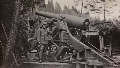 Album "Meine weltkriegs - Erinnerungen South-West Front (Carinthia, Italy, South Tyrol) 31/03/1915-12/11/1918 - Josef Zohles Wien": soldier with gun by Josef Zohles