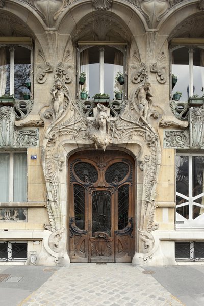 Entrance door to 29 avenue Rapp in the 7th arrondissement in Paris, art nouveau architecture by Jules Lavirotte