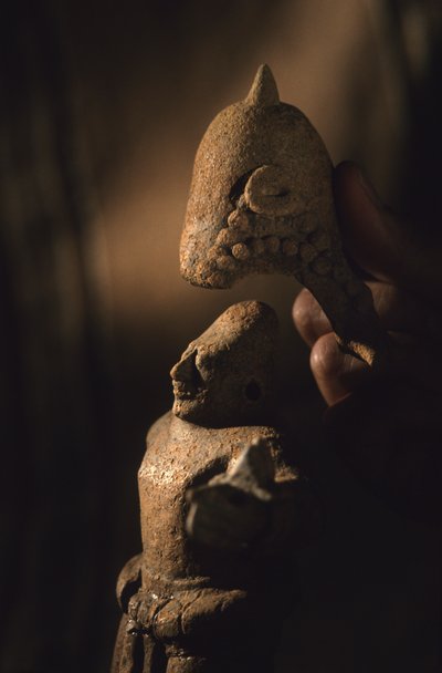 Artifact, Cancuen, Guatemala, Arthur Demarest, Tomas Barrientos, Maya, palace, Classic Period, 2004 by Kenneth Garrett