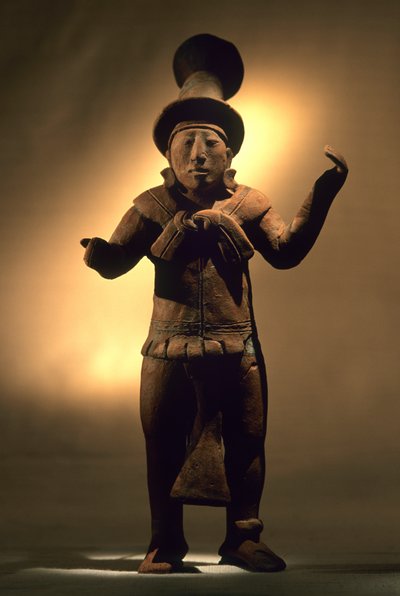 Artifact, Cancuen, Guatemala, Arthur Demarest, Tomas Barrientos, Maya, Palace, Classic Period, 2004 by Kenneth Garrett