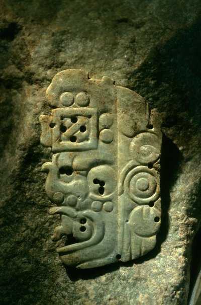Artifact, jade, Cancuen, Guatemala, Arthur Demarest, Tomas Barrientos, Maya, palace, 2004 by Kenneth Garrett