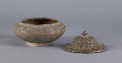 Box with lid, Silla dynasty, 55 BC-935 by Korean School