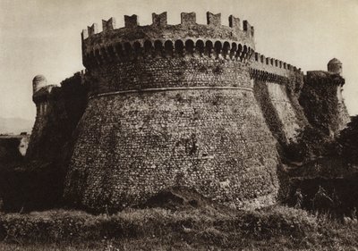 Italy: Castello Sarzanello by Kurt Hielscher