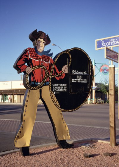 Cowboy figure sign welcoming tourists to Scottsdale, Arizona by Unbekannt Unbekannt