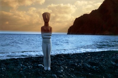 Cycladic Idol on the Beach, Cyclades Islands, Greece, Cycladic Civilization by Unbekannt Unbekannt