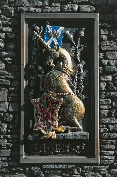 Unicorn, heraldic crest on the facade of Holyrood palace, Edinburgh, Scotland, United Kingdom by Unbekannt Unbekannt