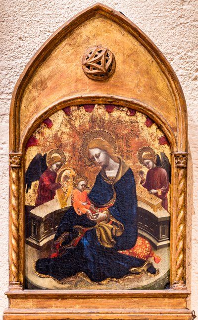 Virgin of Humility Between Two Musician Angels by Maestro del Polittico di Santa Maria di Siracusa