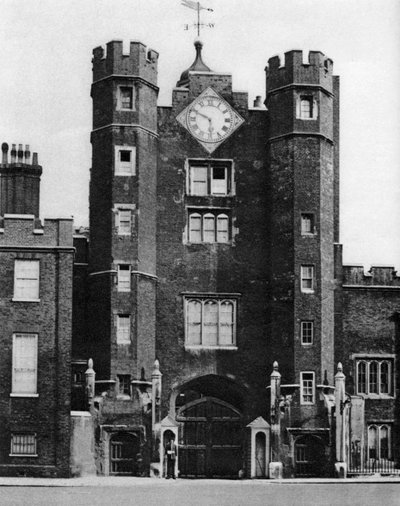 Brick gatehouse for a royal hunting lodge in St James