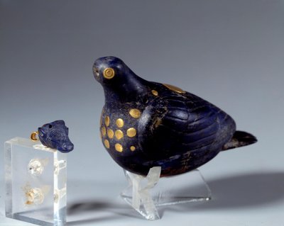 Eastern antiquity: dove in lapis lazuli and gold. From the Susa site. Medio-Elamite period (Iran). 1200 BC by Middle Elamite Period