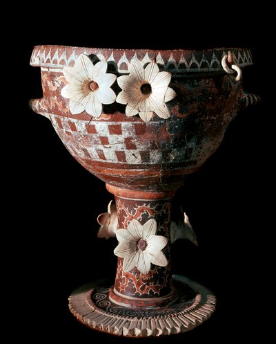 Minoan art: terracotta crater with decorations by Minoan