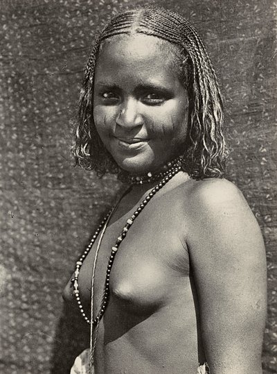 Building an Empire in the Fascist age: an Habab girl by Modestino Baldinetti