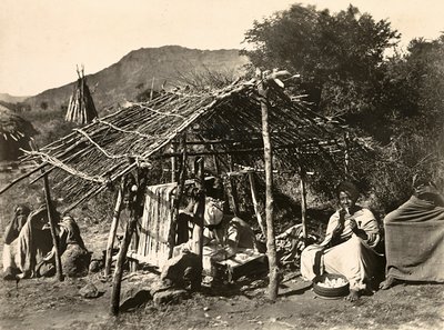 Building an Empire in the Fascist age: women intent on weaving by Modestino Baldinetti