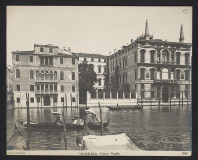 Exterior of a Palazzo in Venice by Neue Photographische Gesellschaft