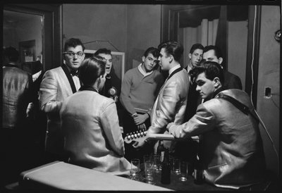 Fabian backstage with the band by Orlando Suero