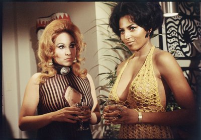 Pam Grier as a background extra on set of 