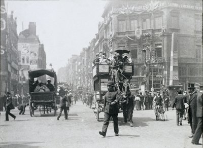 Ludgate Circus, London, Prepared for the Queen