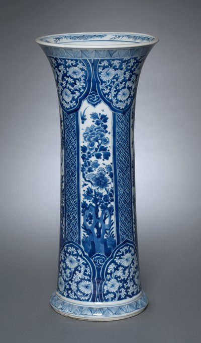 Vase with Cover, 1662-1722 by Qing Dynasty Chinese School