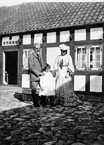 Professor Tuxen and His Family, Skagen, Denmark by Queen Alexandra