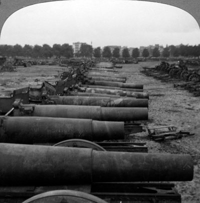 Captured German Guns, Brussels, Belgium, World War I by Realistic Travels Publishers
