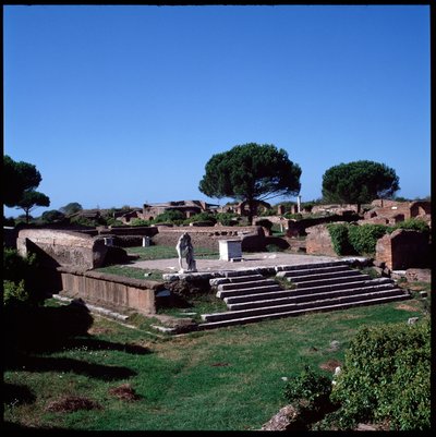 Roman art: view of the ruins of the temple of Hercules by Roman