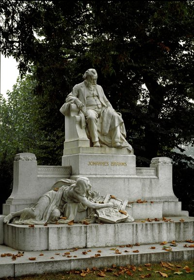 Monument in tribute to Johannes Brahms by Rudolf von Weyr