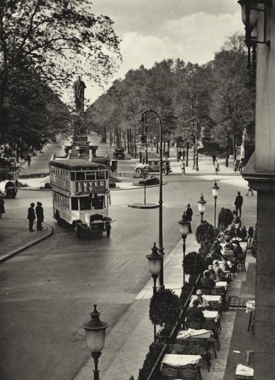 Berlin: Tiergarten; Kemper-Platz by Sasha Stone