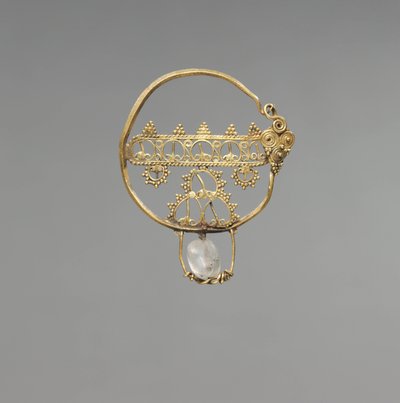 Earring with openwork, Early Byzantine Period, 600-800 by School Byzantine