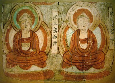 Buddhas painted from the 9th century to the period of Gaochang State, on a fragment of mural painting from the “Caves of Thousand Buddhas” in Bezeklik, Xinjiang Autonomous Region. Photography, Seoul National Museum, Republic of Korea, 2006. by School Chinese