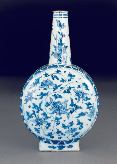 Pilgrim flask for the Iberian market, first half of the 17th century by School Chinese