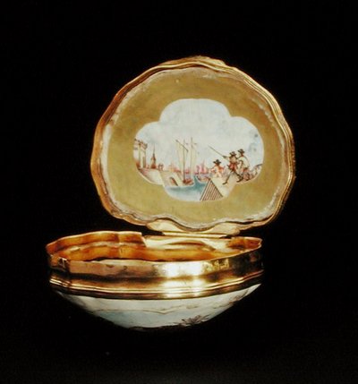Snuff Box in the Form of a Shell, Qianlong Period (1736-95) c.1760 by School Chinese