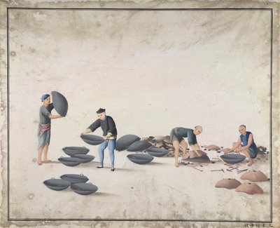 Take away the mould and take out the good round-bottomed cooking pan, manufacturing cast iron in China, c.1820 by School Chinese