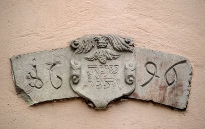 The alleyway of the Jews in Obernai (67). Places of worship: inscription bearing a Hebrew date and the corresponding date of the Christian era: 1696. A synagogue was reportedly built two years after the authorization of Intendant La Grange, which allowed J by School Jewish