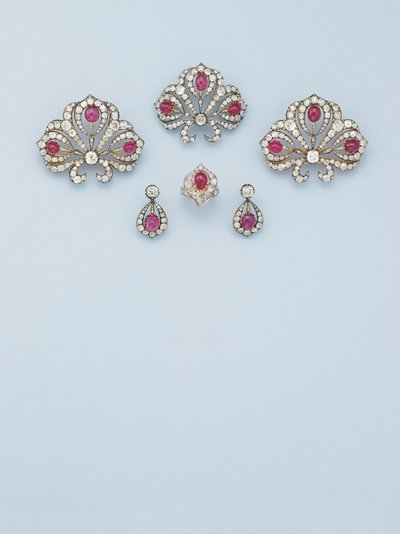 Important suite of jewellery, c.1850 by School Russian