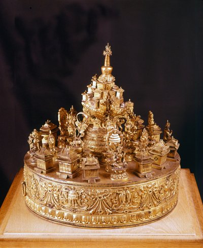Tibetan Mandala: rare piece in sculpted gold bronze. The mandala is a view of the divine cosmos, in the center of which is Mount Meru, a mountain surmounted by the palace of the supreme god Indra and surrounded by four continents - Musée Guimet, Paris by School Tibetan