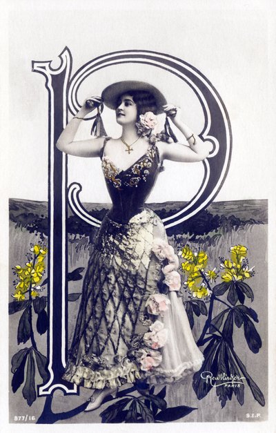 Mlle Lolita, Artist from the 1900s - Alphabet in Postcard by Studio Reutlinger