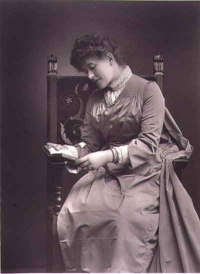 Ellen Terry portrait photograph, mid 1880s by Studio Walery
