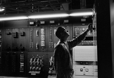 Telephone Equipment Maintenance at PacTel by Ted Spiegel
