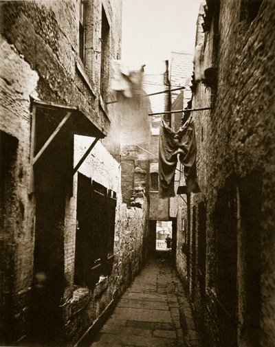 Close, 101 High Street, Glasgow, c.1878 by Thomas Annan