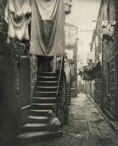 Close no. 193, 17-27 High Street, Glasgow, from 