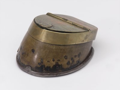 Horse’s hoof inkwell belonging to Captain William Tyrwhitt Drake, Royal Horse Guards, c.1829 by Thomas Lee