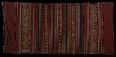 A Bentenan sarong, weaved by the Minahasa people sometime around the 18th century by Unbekannt