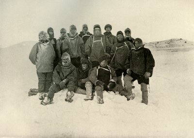 A Group of the Shore Party at the Winter Quarters, c1908, 1909 by Unbekannt