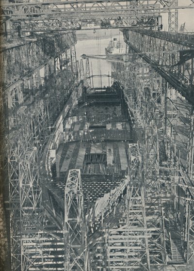 A Nest of Steel. Cunard White Star Liner Georgic in Construction by Unbekannt